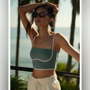 Alo yoga Airbrush Streamlined Botanical Green bra tank